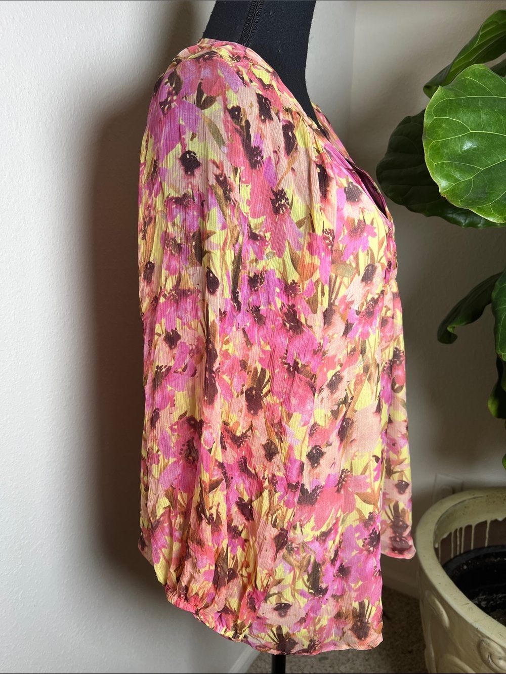 Sundance Women’s 100% Silk V-Neck 3/4 Sleeve Floral Flowy Top Blouse Large - Picture 4 of 16